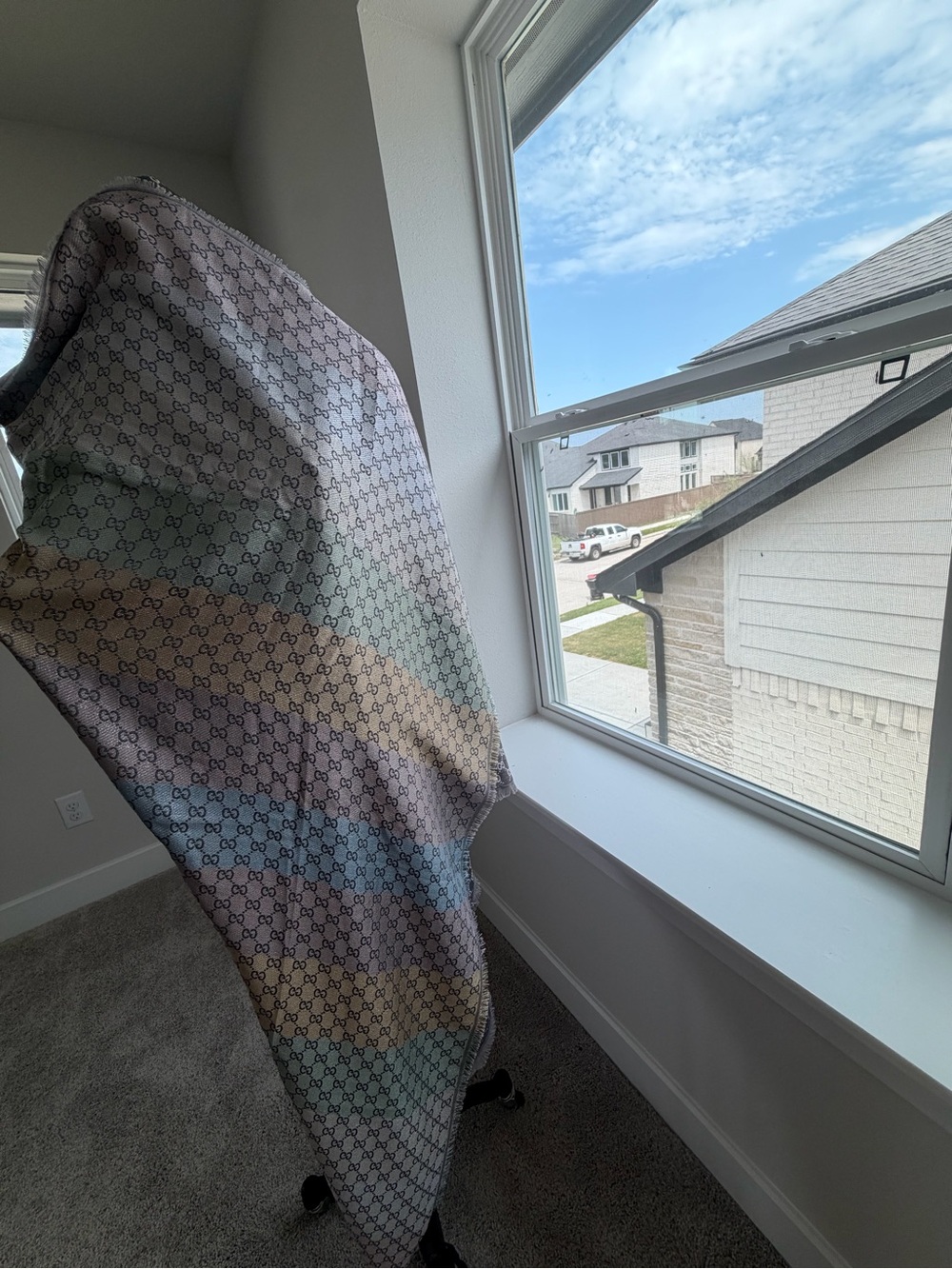 NWOT Gucci wool BIG throw blanket / Scarf - Picture 4 of 5